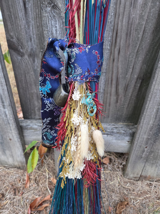 The Dragon's Hoard= Besom No. 002